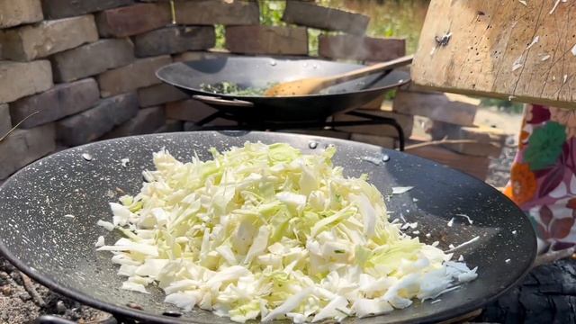 Delicious Minced Meat With Pilaf In The Sunny Weather Of The Village смотреть онлайн