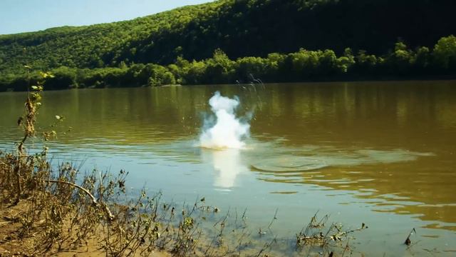 A pound of sodium metal in the river смотреть онлайн
