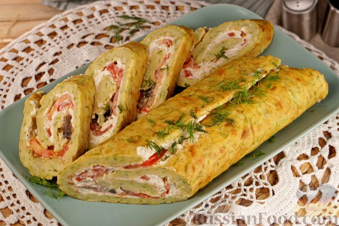 Отсутствие мяса останется незаметным.
КАБАЧКОВЫЙ РУЛЕТ С ГРИБАМИ И СЫРОМ