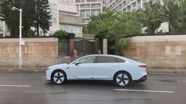 Voyah снова шокировала новым супер седаном с пожизненной гарантией! Voyah Chasing Light. Тест-драйв!