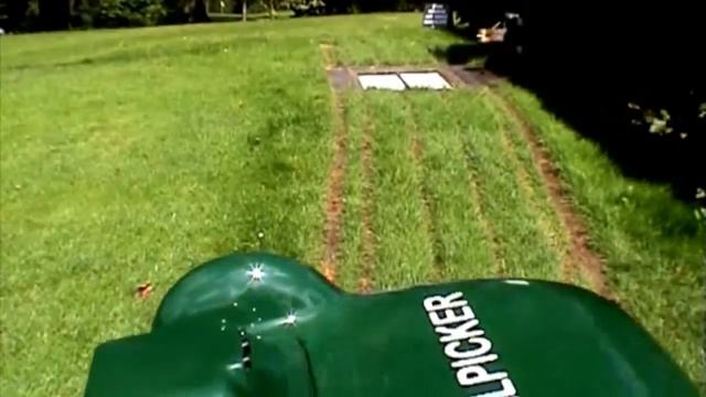 Protect your golf balls with the BALLPICKER robot смотреть онлайн
