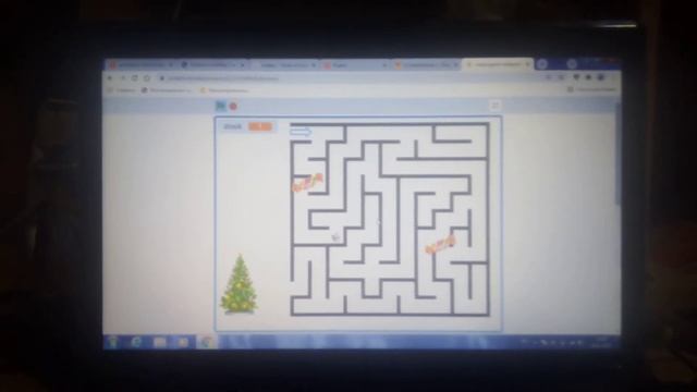 мой 3 проект в scratch новогодний лабиринт смотреть онлайн