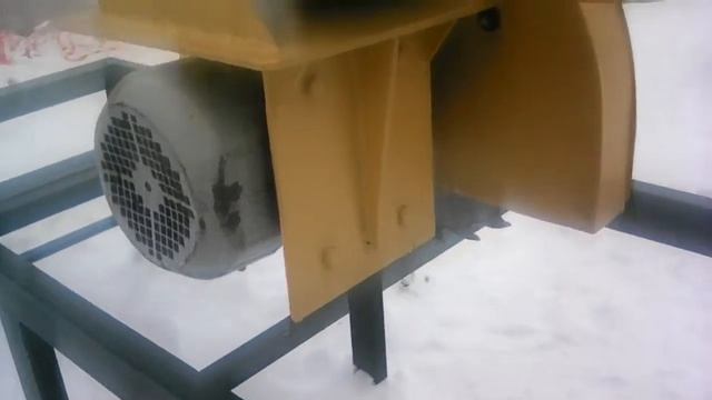 Кромкообрезной станок.