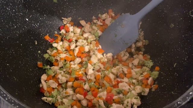 Рис с курицей/Японский рис с курицей смотреть онлайн