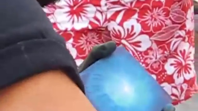 Художник рисует картины на стекле за 30 секунд смотреть онлайн