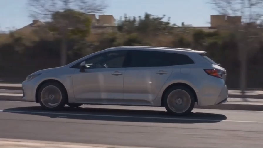 2019 Toyota Corolla Touring Sports - драйв и дизайн гибридного универсала!! смотреть онлайн