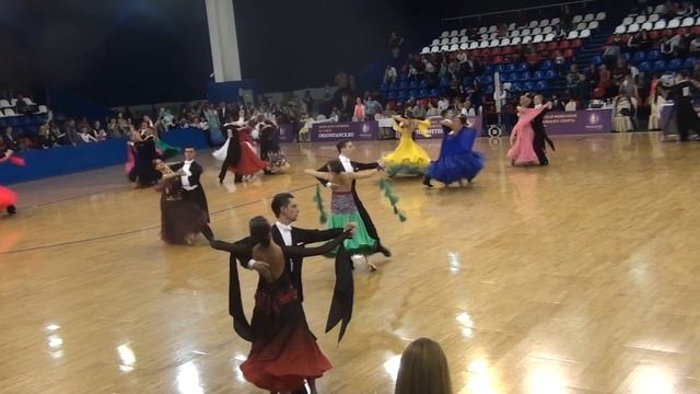 В класс Взр.+мол. 1/4 финала стандарт смотреть онлайн