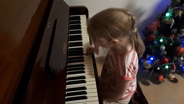 Учусь играть на фортепиано смотреть онлайн