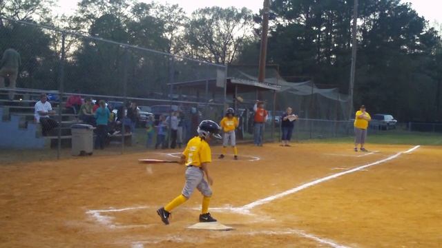 Machine Pitch Baseball Hit смотреть онлайн