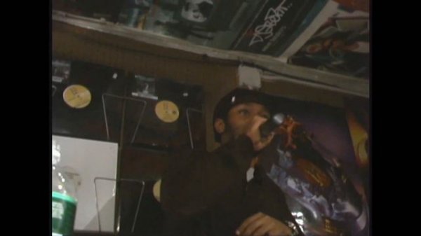 MOS DEF Freestyle at FAT BEATS