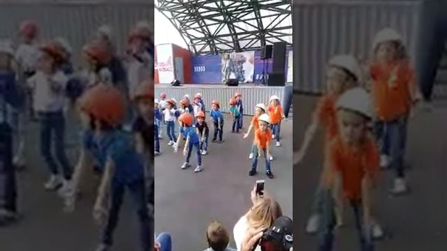 Дошкольный флешмоб на День Шахтера смотреть онлайн