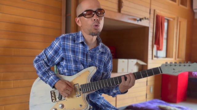 ゴールドフォイルPUとFUZZphraseで作った曲”蝉”優しい曲なのにファズの音ってのがテーマそしてチープでセンチメンタル смотреть онлайн
