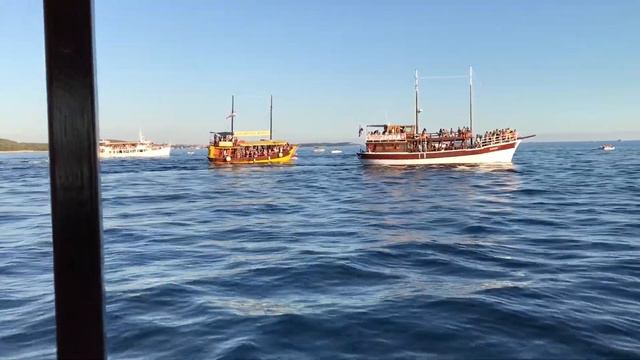 ОХОТА ЗА ДЕЛЬФИНАМИ НА ПИРАТСКОМ КОРАБЛЕ В ХОРВАТИИ смотреть онлайн