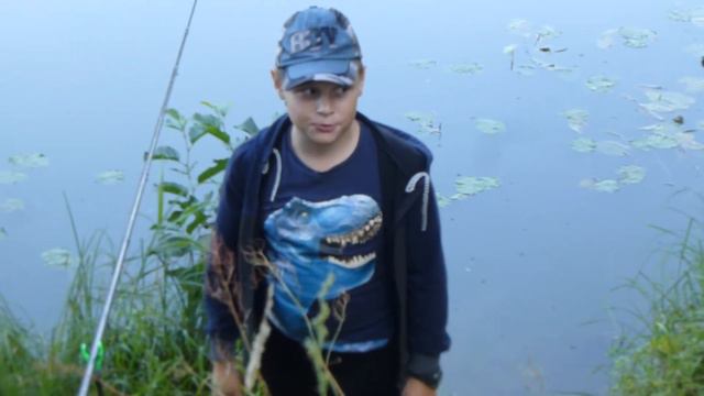 2021 08 13 Шурин с сыном Петей на Возрождении\Катя стебает уклеек смотреть онлайн