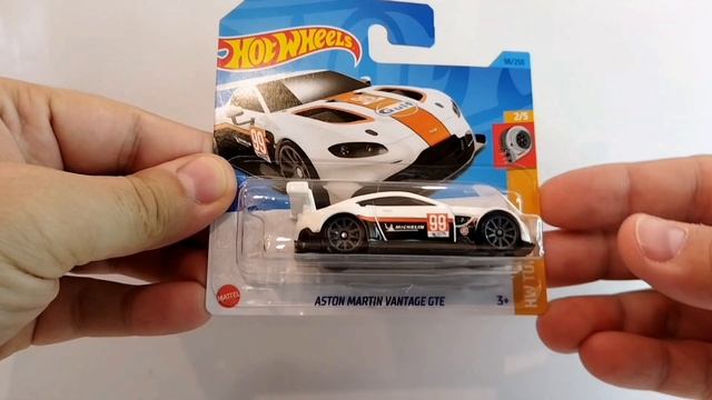 Hot Wheels 2023 unboxing, Ford Mustang and Aston Martin смотреть онлайн