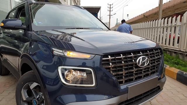 Hyundai Venue Denim Blue Color in Outdoor|Exterior,Interior&Driving in 4K 60FPS смотреть онлайн