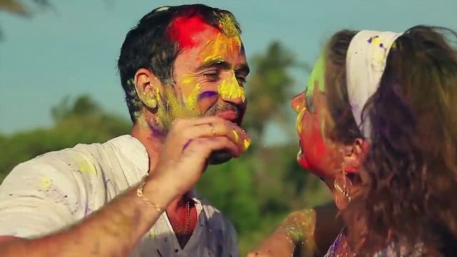 Honeymoon in Goa ( Holi Festival of Colours ) Trash The Dress по "Индийски" ( Гоа) смотреть онлайн