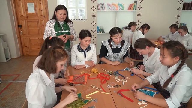 Занятие рукоделием имеет большое образовательное значение, формирует усидчивость и трудолюбие детей смотреть онлайн