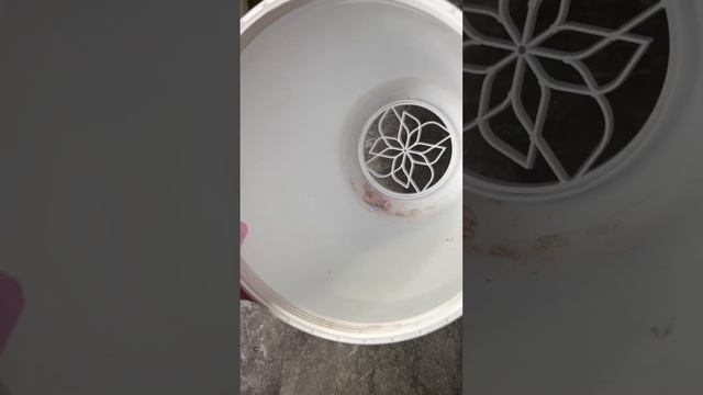 Педикюрную пыль глотает не только мастер, но и наши клиенты ? Спасает вытяжка от @4blanc #pedicure смотреть онлайн