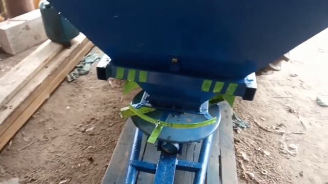 Розкидач мінеральних добрив (Саморобний) смотреть онлайн