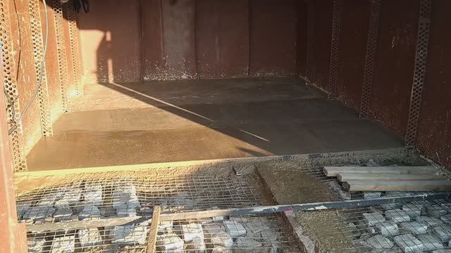 Фундамент для железного гаража. (1 часть) смотреть онлайн