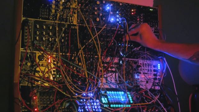 Twilight Deep Percussive Ambient Tech // Modular Synth смотреть онлайн