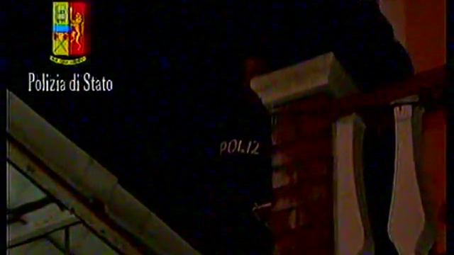 28 arresti a Crotone смотреть онлайн