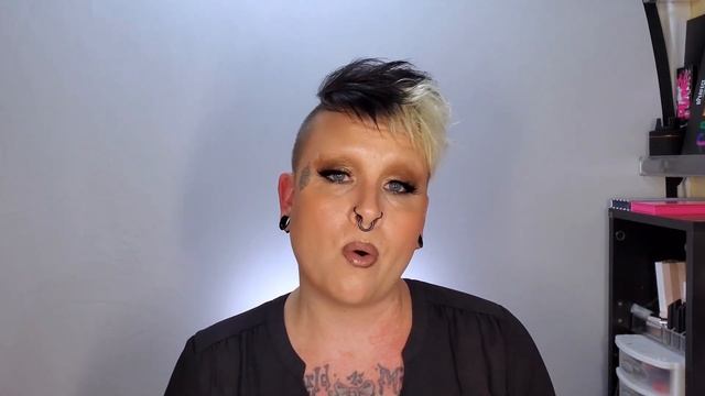 Student Ambassador, Amanda Ramey: Studying with QC Makeup Academy as a Busy Mom смотреть онлайн
