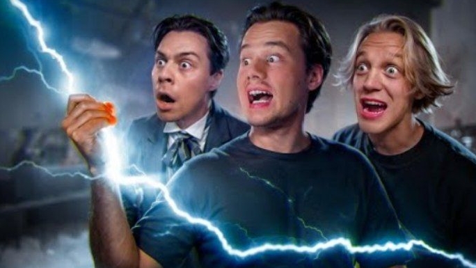 Проверка Лайфхаков и Экспериментов! ЭКСАЙЛ взял молнию в руки смотреть онлайн