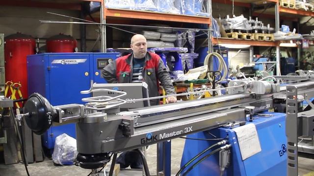 Гибка квадратной спирали. Автоматический дорновый трубогиб с программным управлением MASTER.3X смотреть онлайн