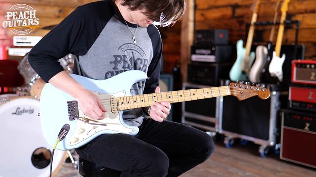 No Talking...Just Tones | Fender Custom Shop Elite Strat NOS Sonic Blue смотреть онлайн