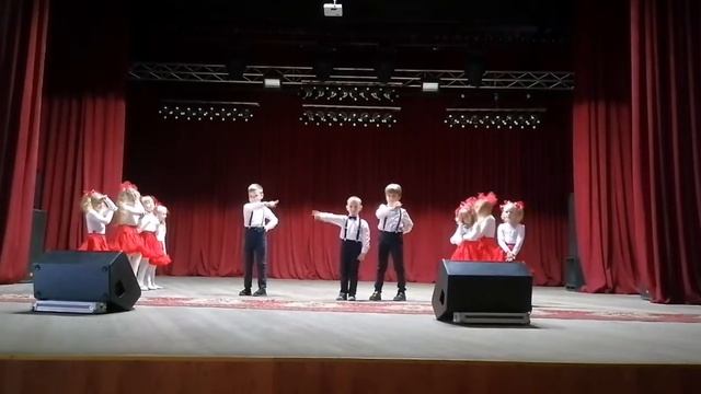 Студия развития "Птички-синички", номер "Модники и Модницы" смотреть онлайн