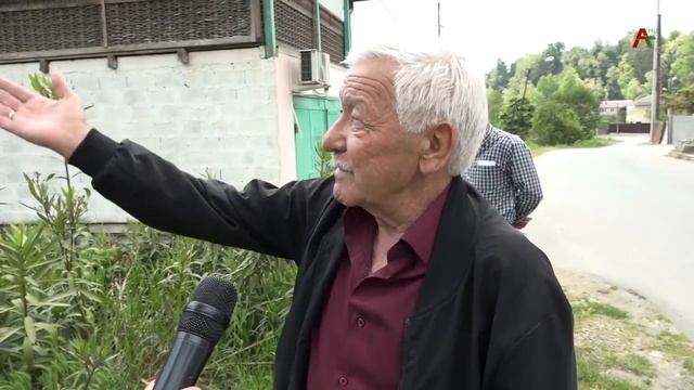 Житель улицы Гумская просит спасти его домовладение и пристройку, которым угрожает оползень смотреть онлайн