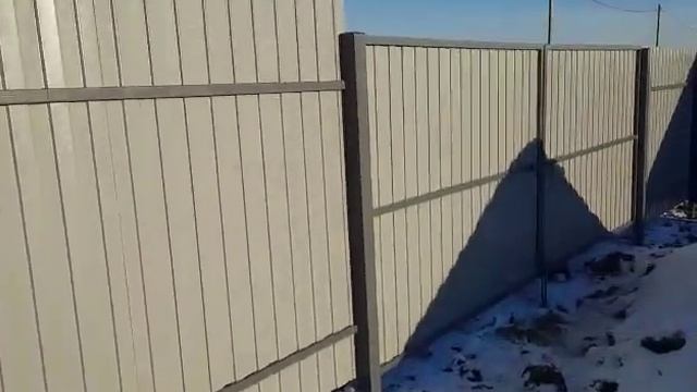 Зимний монтаж забора из профнастила (п. Малые Брусяны) смотреть онлайн
