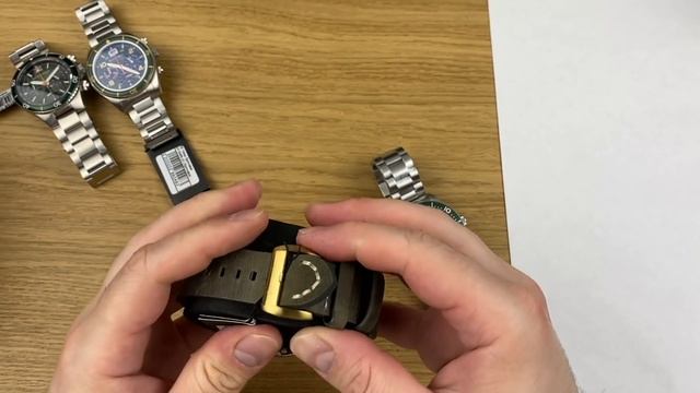 ВЫБИРАЮ ИЗ 5 ЗЕЛЕНЫХ ДАЙВЕРОВ! Кварц и механика Spinnaker смотреть онлайн