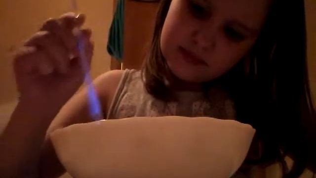 Опыт с неоновой палочкой смотреть онлайн