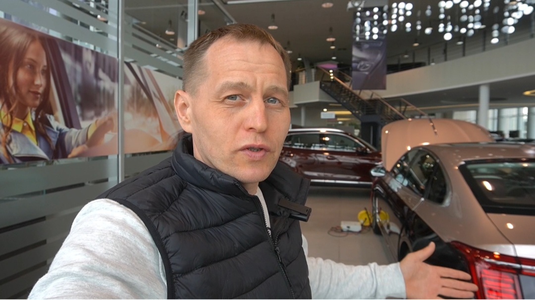 В Китае не шутили, когда сказали, что завалят Россию премиальными автомобилями. Встречайте Hongqi H9