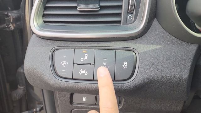 соренто 2017 2018обьем 2.2 4вд Пробег 67.600км максимальная ком авто в наличии ватсап +821056937078