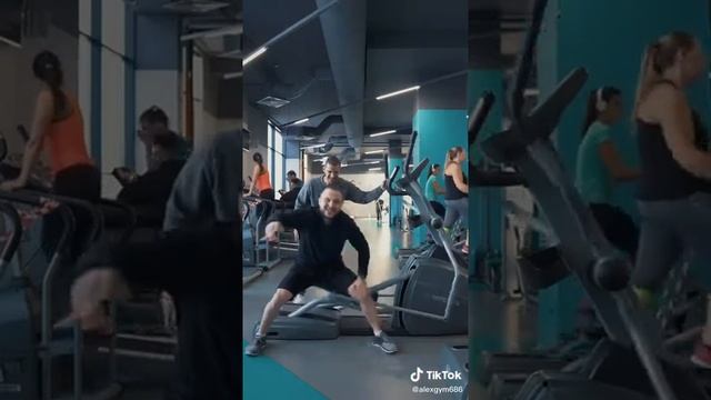 Чел на эллиптическом тренажере смотреть онлайн