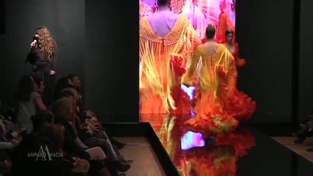 Laura Gallego - Desfile Amparo Macia 2012 03 смотреть онлайн
