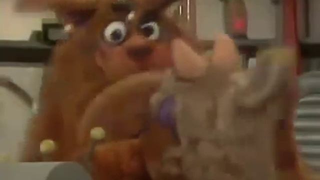 Miss Piggy Communicates смотреть онлайн