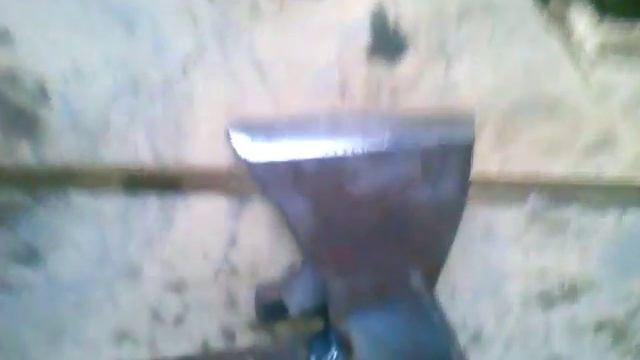 Устанавливаем железную ручку для топора ч. 2 смотреть онлайн