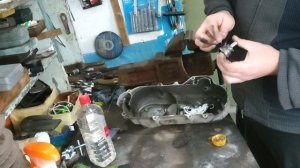 ЗАЕДАЕТ КИКСТАРТЕР НА СКУТЕРЕ