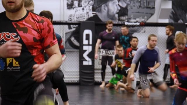 Выход за спину от двукратного Олимпийского чемпиона Романа Власова на тренировке по грэпплингу смотреть онлайн