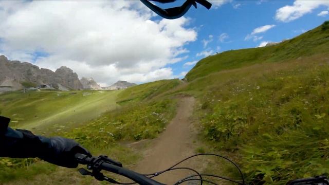 MTB Dolomites - Dantercepies Flow line (Selva di Val Gardena) смотреть онлайн