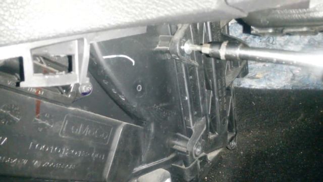 Ford Tourneo Courier polen filtresi değişimi смотреть онлайн