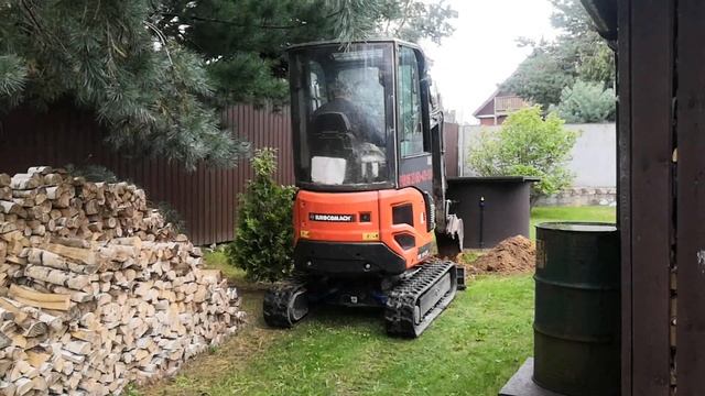 Комплексная работа: забиваем сваи и роем траншею для подведения воды к бане | НовФундамент смотреть онлайн