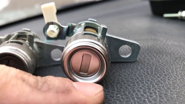 После попытки угона Kia Rio - разбор двери и замена личинки замка смотреть онлайн