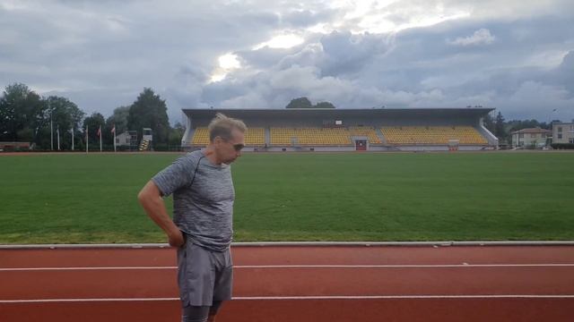 Как пробежать 400 метров за 1 минуту.