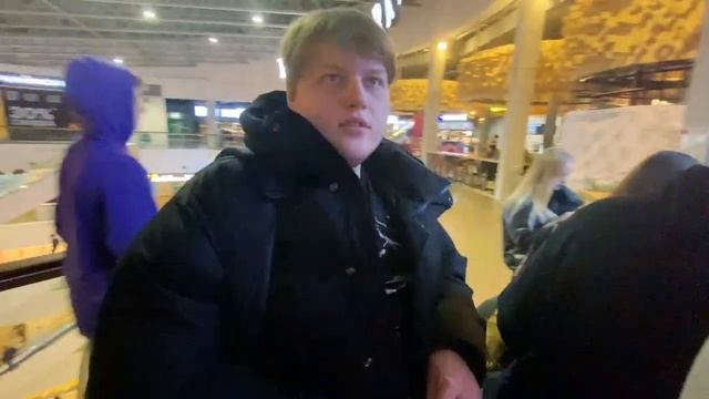 ИРЛ ДРЕЙКА И БАРАГОЗЕРОВ - ПОКУПАЮТ ОДЕЖДУ МАЗЕЛЛОВУ смотреть онлайн